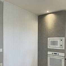 Стінові панелі в кухні. Колір Білий. Матеріал МДФ