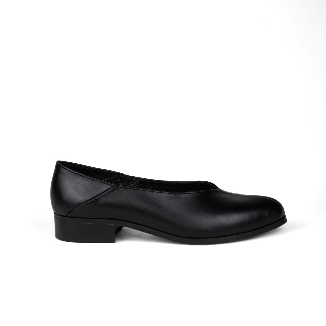 Балетки жіночі з гострим носком чорні Woman's heel на низькому ходу