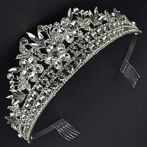 Корона діадема висота 6 см металева з гребінцями сріблястого кольору квіточки з кришталевими стразами