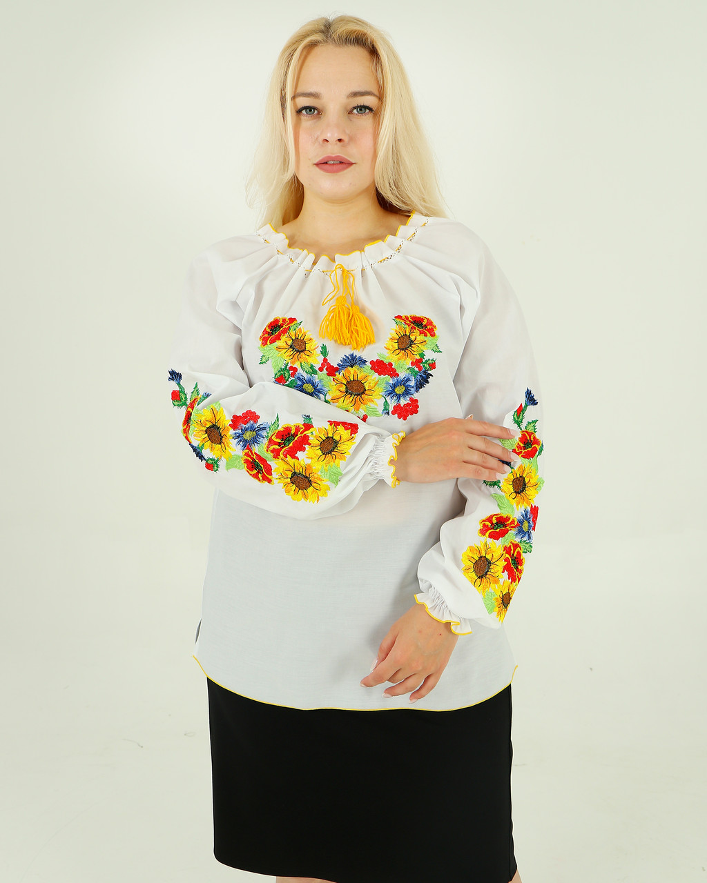 Женская батистовая вышиванка Подсолнухи, вышитая гладью белая блузка с длинным рукавом 50 - фото 9 - id-p1880363380