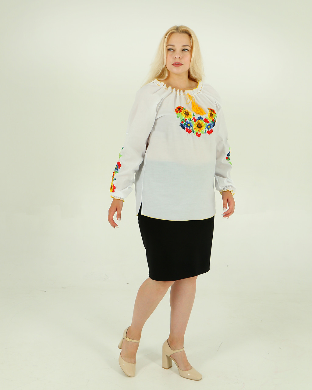 Женская батистовая вышиванка Подсолнухи, вышитая гладью белая блузка с длинным рукавом 50 - фото 3 - id-p1880363380