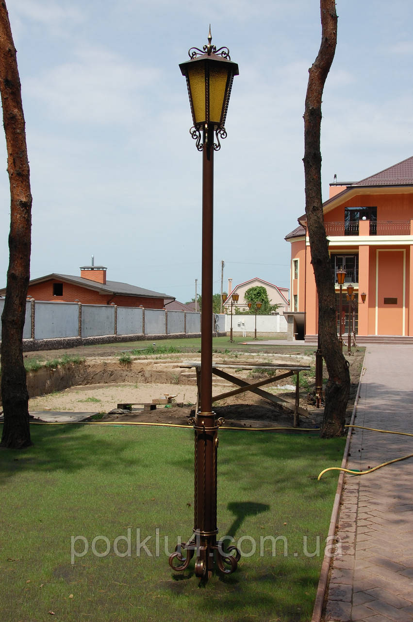 Ліхтар кований металевий під одну лампу