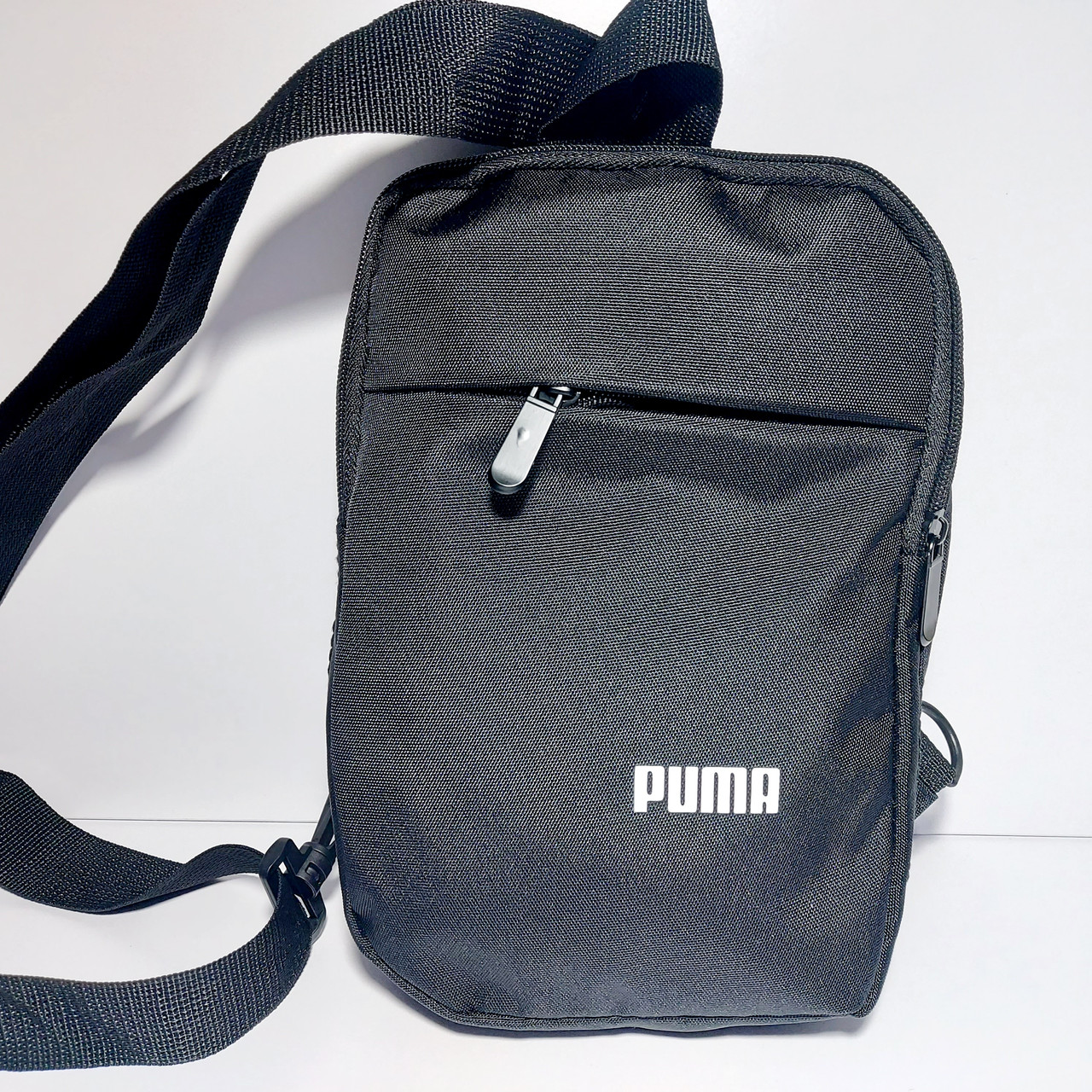 Сумка-слінг через плече чорна спортивна з відділеннями, фото 1