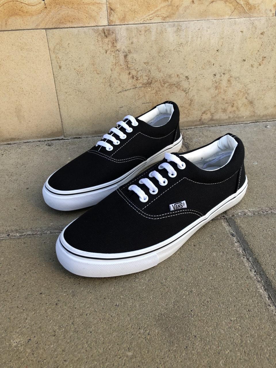 Harga vans authentic black hot sale