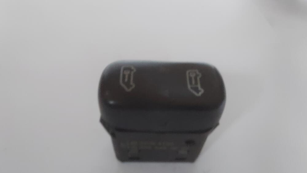 Купити Кнопка центрального замка 2000-2006 Мерседес Спрінтер 903, ціна ...