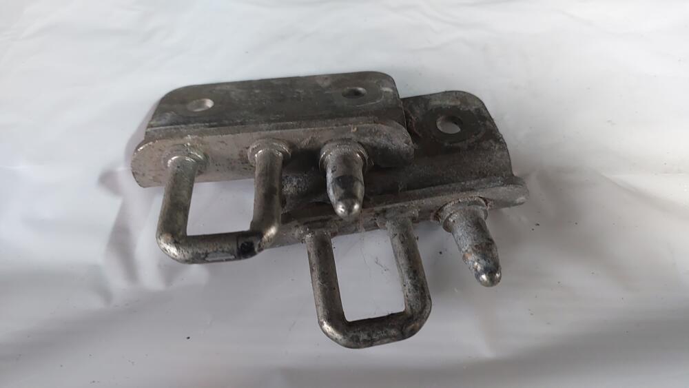 Купить Скоба замка задней двери верхняя, петля, зацеп, фиксатор 2006 ...