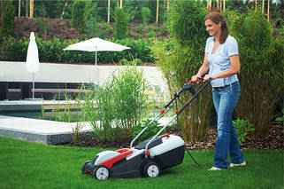 Техніка для догляду за газоном
