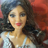 Лялька Барбі колекційна Святкова Barbie Signature Holiday 2021 Doll, Brunette Hair GXL23, фото 3