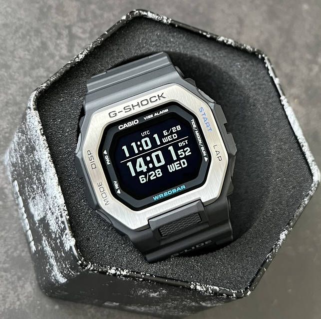 CASIO G-SHOCK GBX-100 Bluetooth Gショック GBX-100-8JF | CASIO