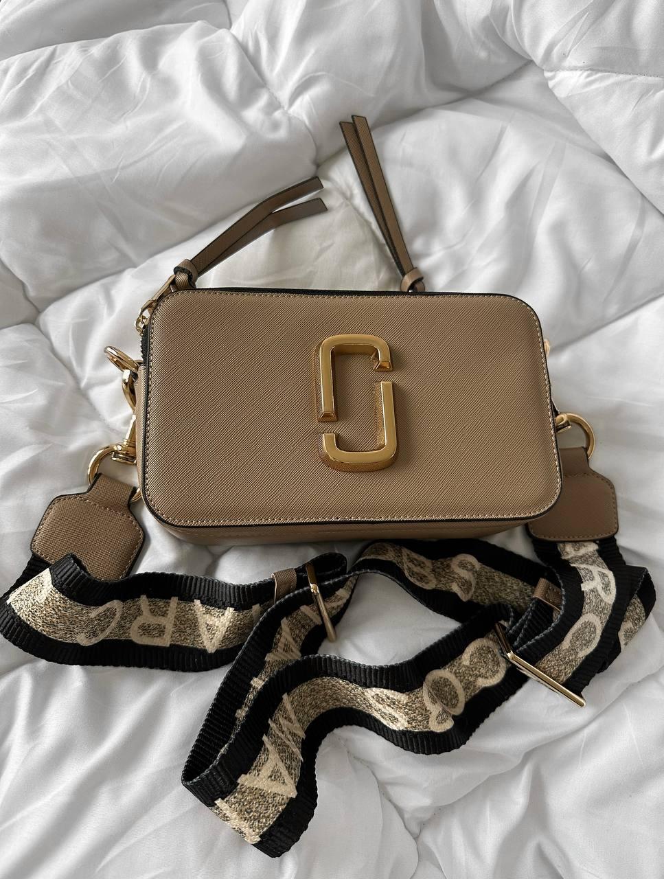 Жіноча подарункова сумка клатч Marc Jacobs Beige Logo (бежева) Gi8140 модна гарна для стильної дівчини топ