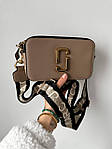 Жіноча подарункова сумка клатч Marc Jacobs Beige Logo (бежева) Gi8140 модна гарна для стильної дівчини топ, фото 9