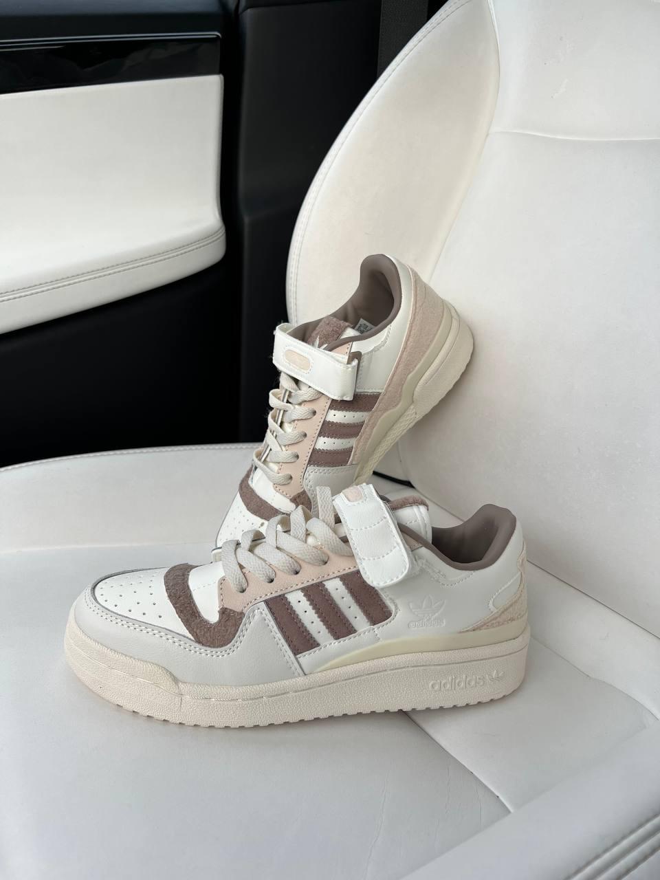 Жіночі кросівки Adidas Forum Brown New (білі з коричневим) повсякденні низькі кеди Art 04566 топ