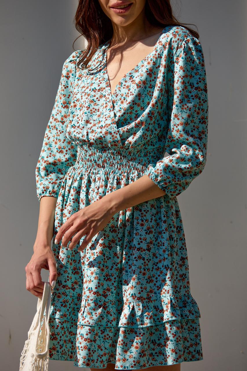 Легкое короткое летнее платье в цветочный принт. Модель 1410 Ментоловый - фото 9 - id-p1881529404