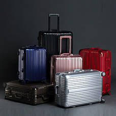 Маленький дорожній валізу для ручної поклажі