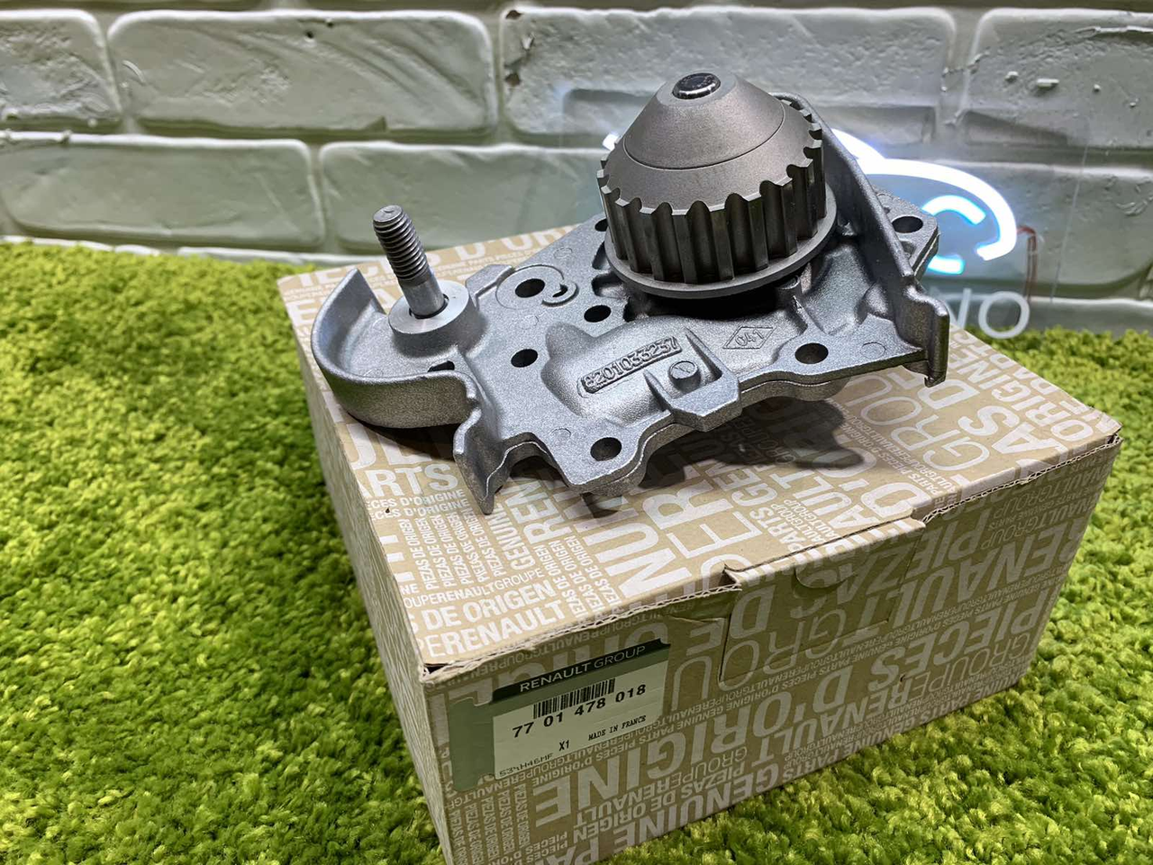 Помпа водяна 1.6 8V Dacia Logan MCV (2007-2008) Оригінал 7701478018 Дачия логан, фото 1