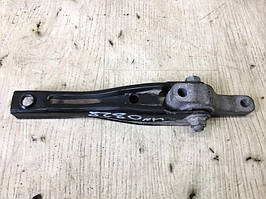 Подушка двигуна нижня AUDI
