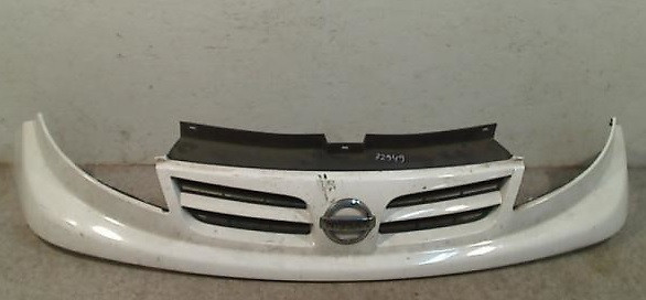 Решітка радіатора Opel Vivaro 00-14 (ОПЕЛЬ ВІВАРО)