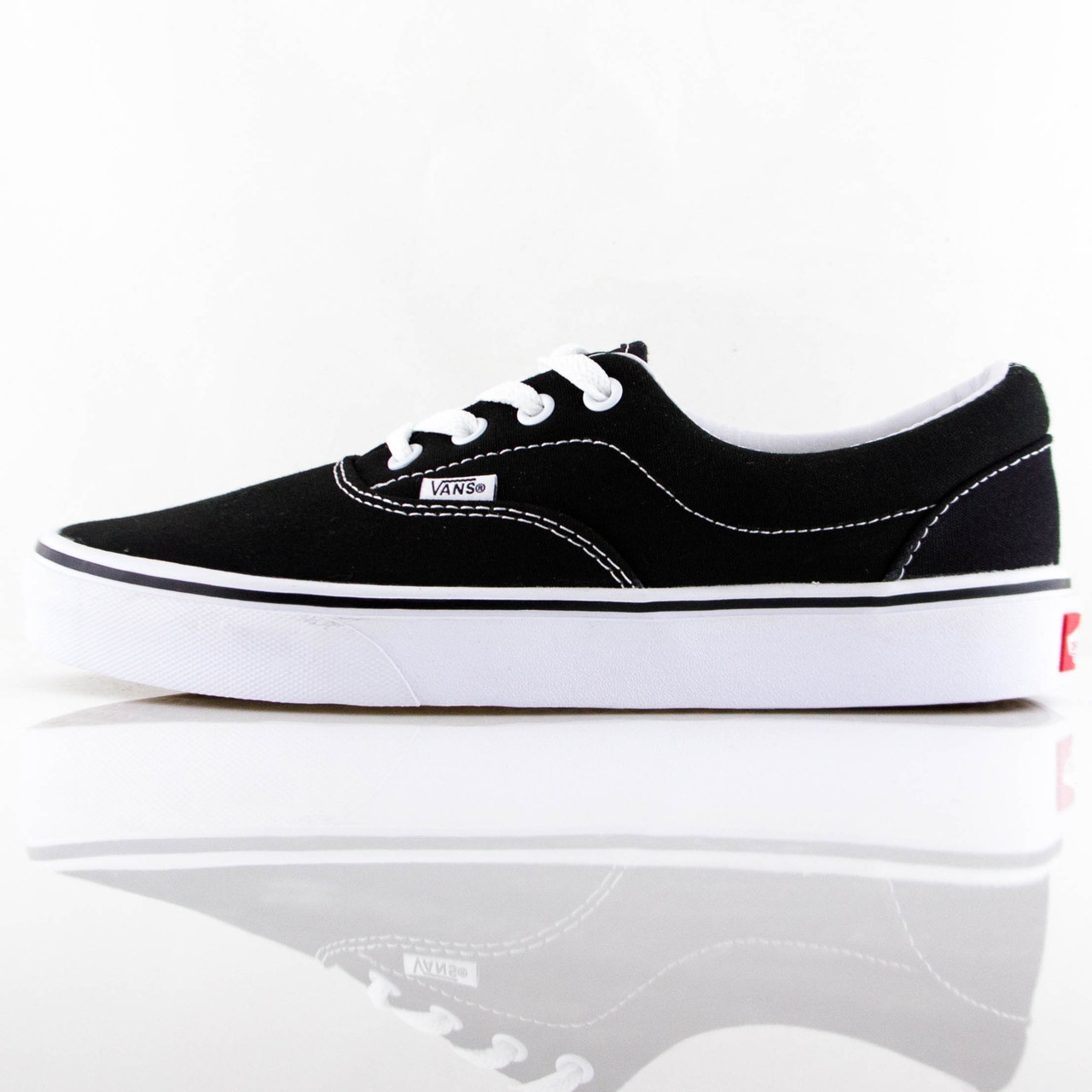shoe carnival slip on vans