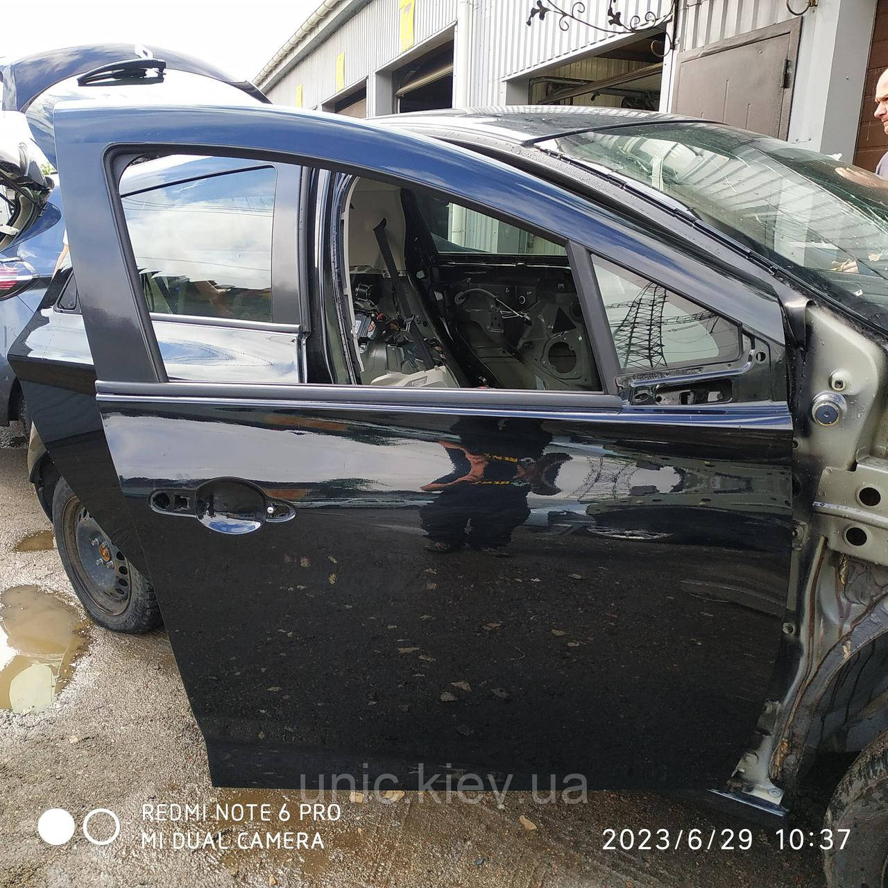 Двері передня права Рено ЗОЕ 2 (чорна) б/в