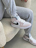 Женские кроссовки Nike Air Jordan 1 High Barely Rose