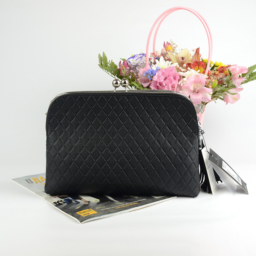 Черная женская сумка клатч на три отделения на защелке "Поцелуйчик", Маленькая модная сумочка кросс боди - фото 2 - id-p1881941949