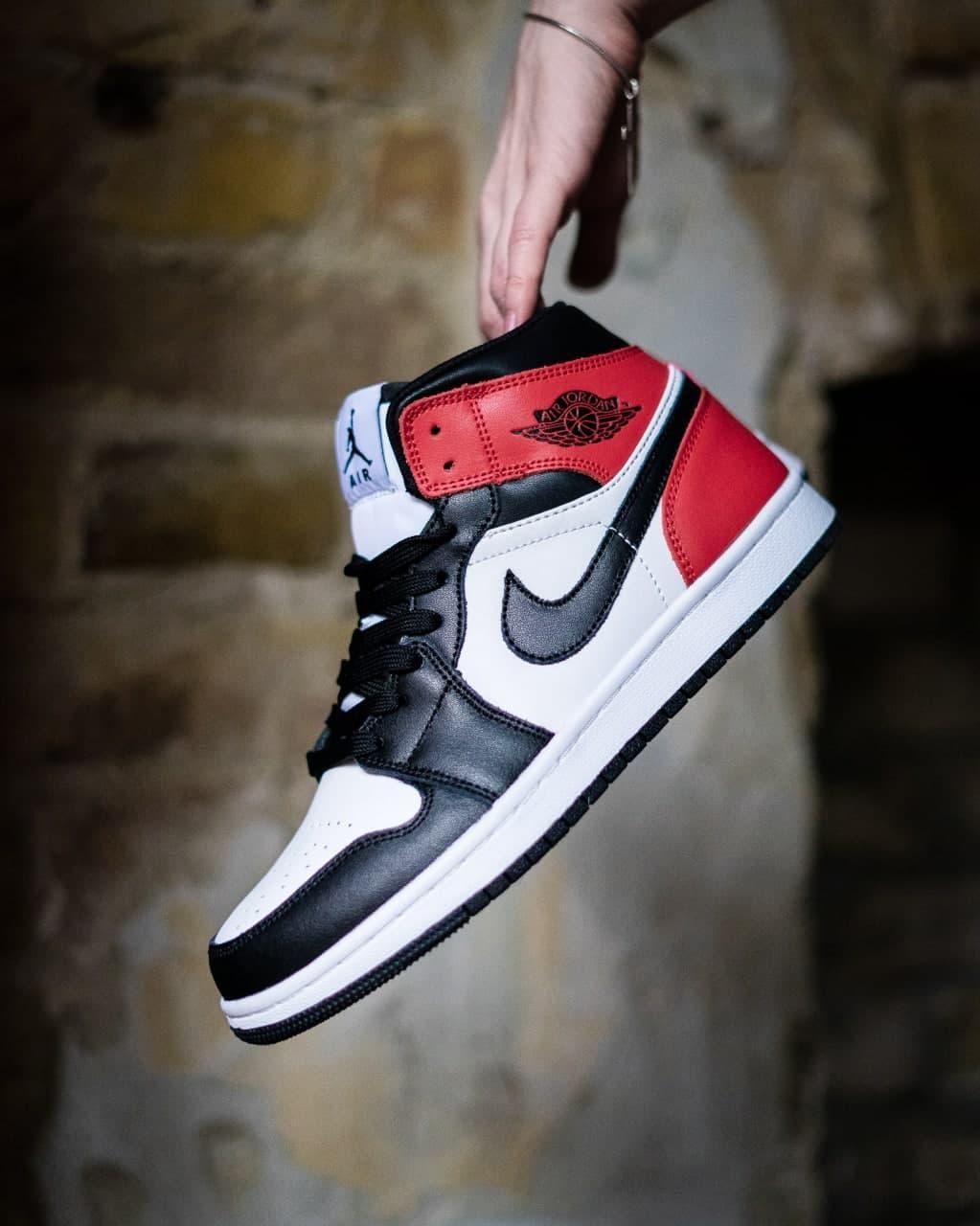 Nike Air Jordan 1 Retro High Off White Logo Jordan