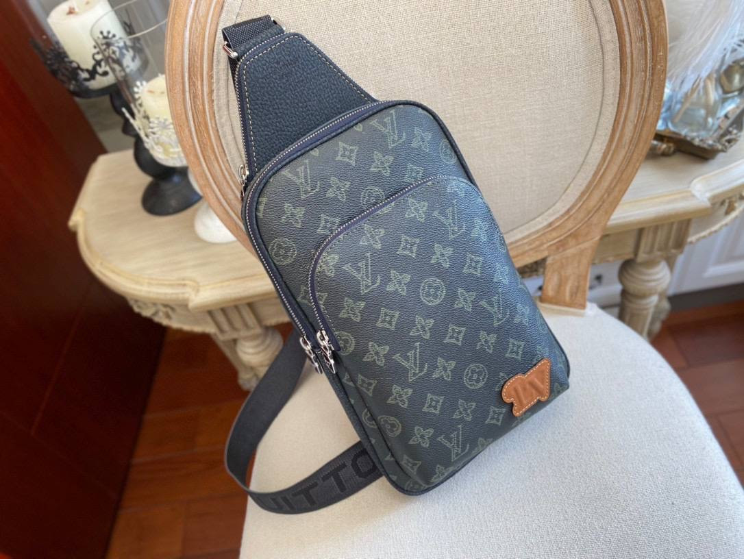 Купить Мужская сумка Sac Avenue Slingbag Louis Vuitton, цена 9700