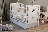 Кроватка для новорожденных с механизмом укачивания, откидным бортиком и ящиком "Ведмедик " BabyRoom Белый