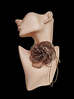 Чокер на шею цветок роза темно-бежевого цвета на шнурке, украшение на шею шифоновая роза Ksenija Vitali
