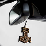 Ароматизатор в авто Woodoo "Молот Тора. Мйольнір AI", 6 см. аромат 10 мл в комлекті Гірський дощ 10 мл, фото 4