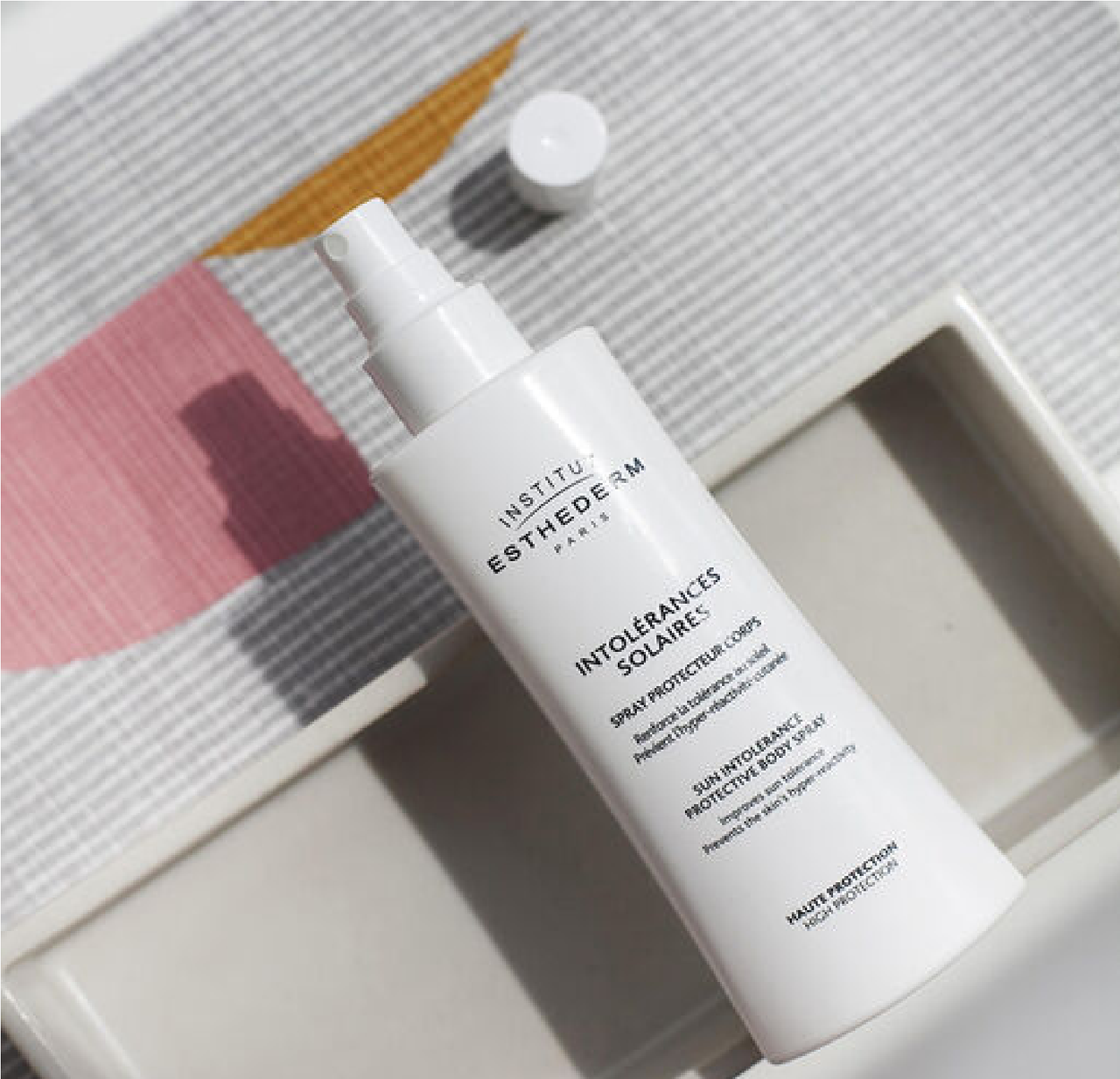 Спрей для тіла при сонячній нестерпності - Institut Esthederm Sun Intolerance Body Spray, 150 мл