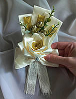 Айворі-золотиста весільна бутоньєрка мод. "Королівська"
