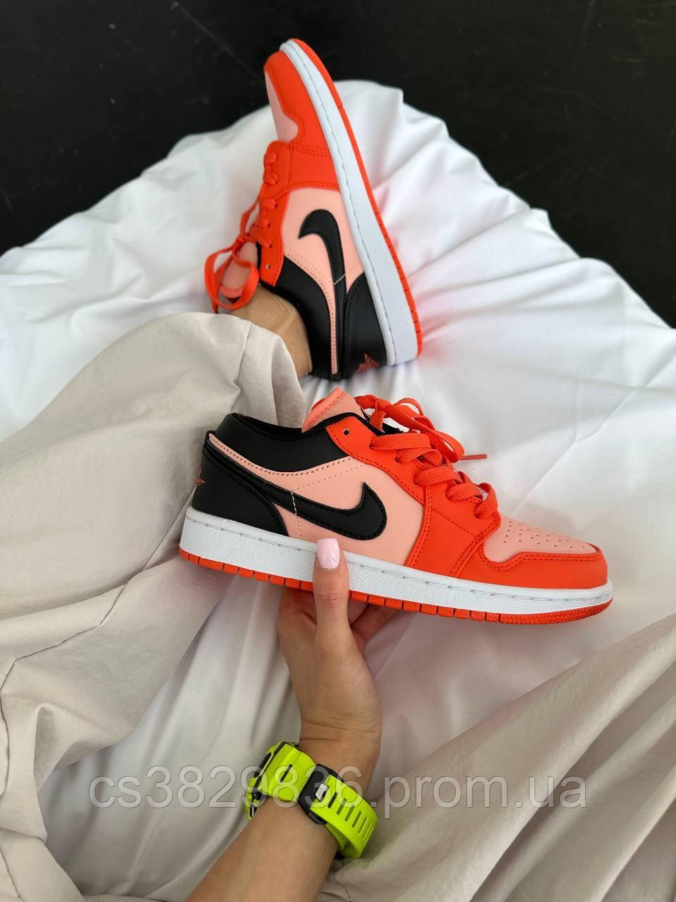 Nike Air Jordan Retro 1 Low Orange Black 37 ID 1882564584