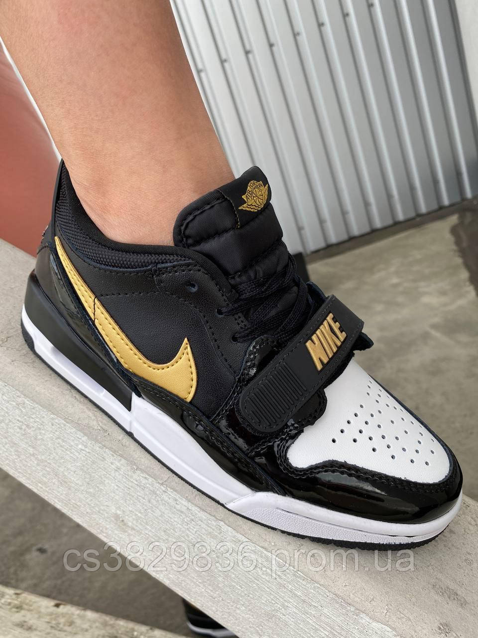 Jordan legacy 312 black metallic gold sales