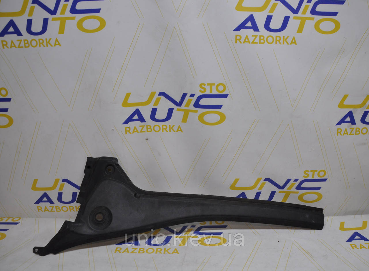 Накладка (жабо) під лобове скло ліва Рено Еспейс 4 б/в 8200101055