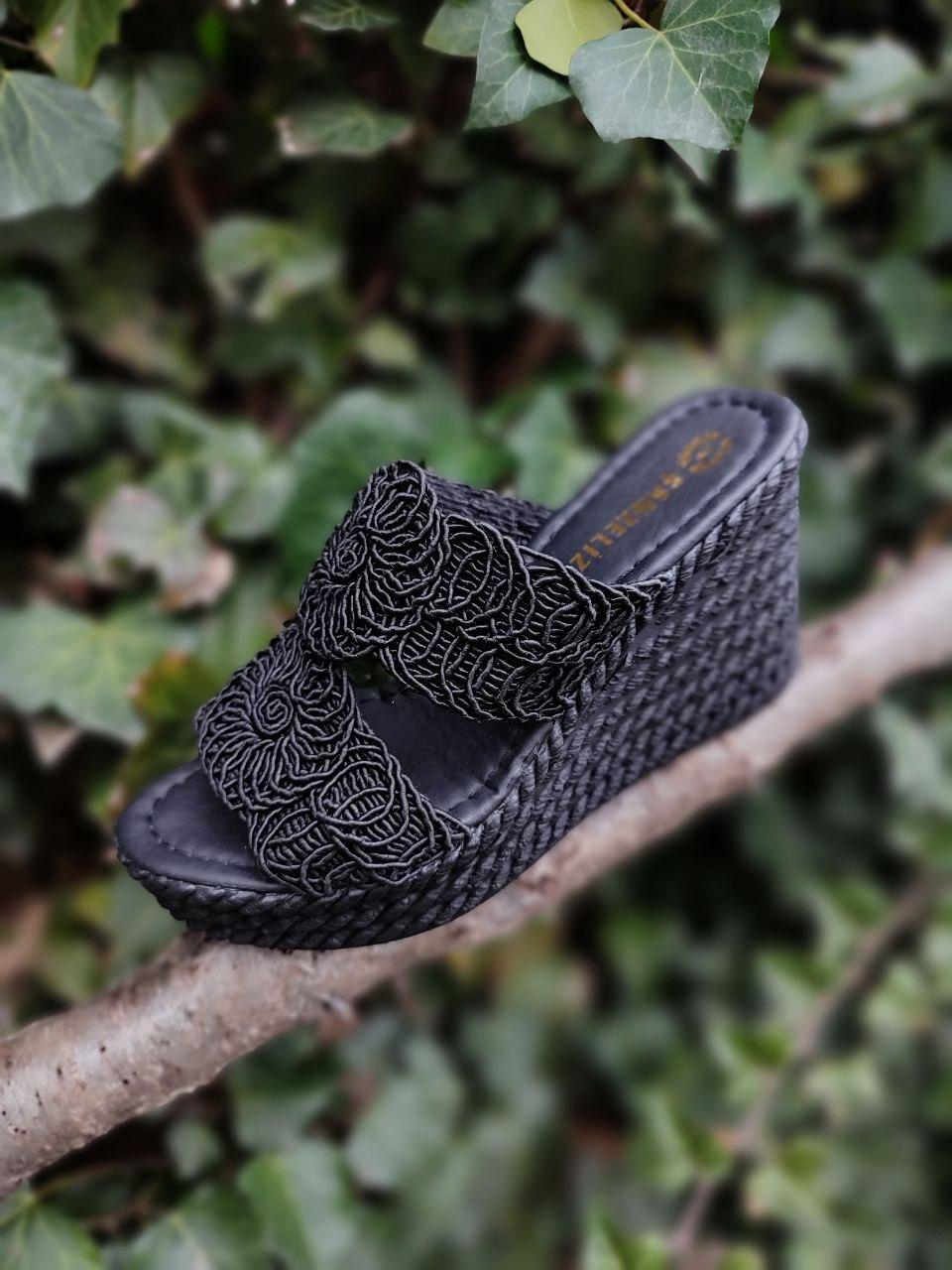 Сабо Чорні шльопанці плетінки на високій танкетці  ажурні з великим візерунком літні жіночі 2023