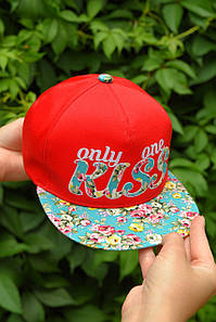 Кепка дитяча для дівчинки червоного кольору 159901P