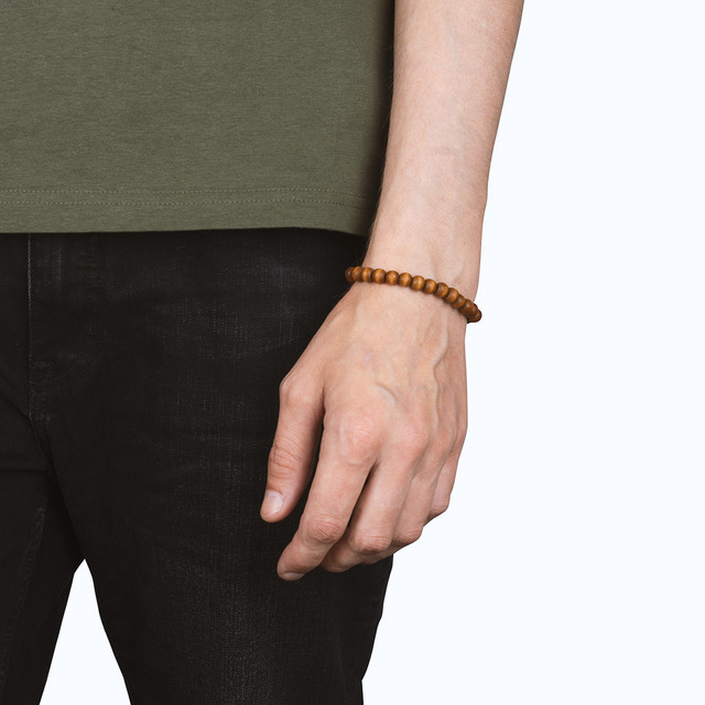 Фото браслет на руку з бусин коричневий Фото браслет на руку з бусин коричневий