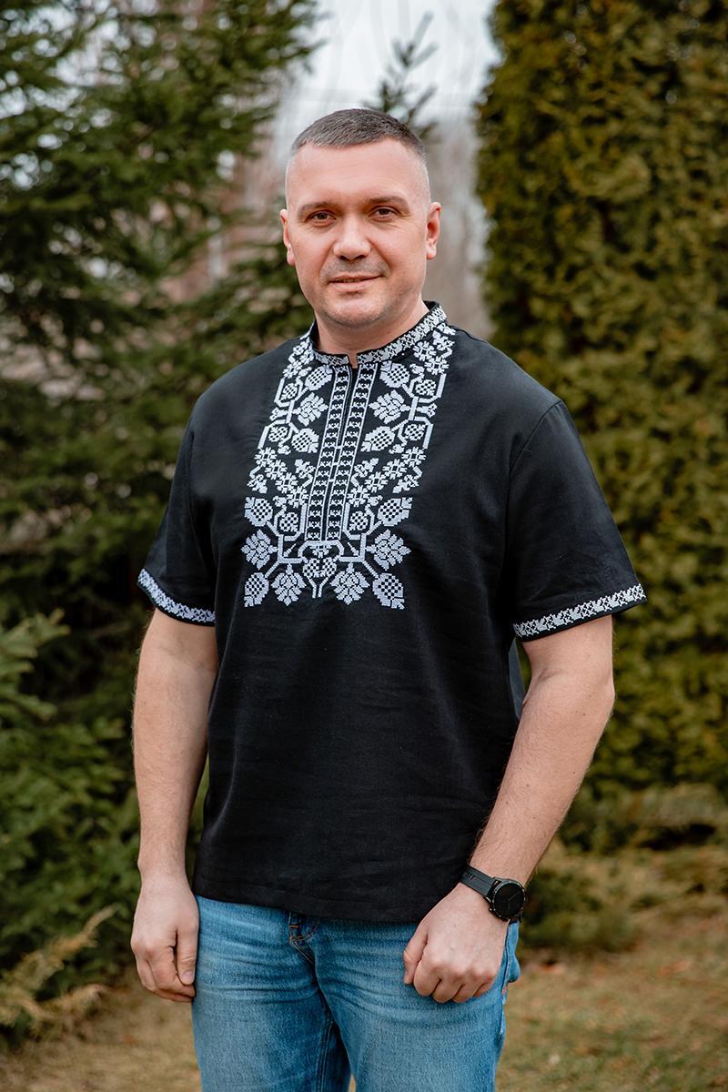 Вишиванка лляна чоловіча чорна. Українська вишиванка. Вишиванка з коротким рукавом