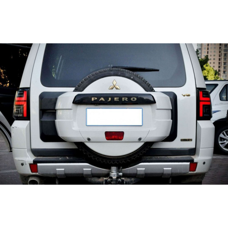 Задня світлодіодна оптика (задні ліхтарі) для Mitsubishi Pajero (Mk4) 2006+