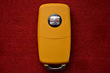 Ключ Seat корпус жовтий викидний 3 кнопки Вологонепроникний, фото 3