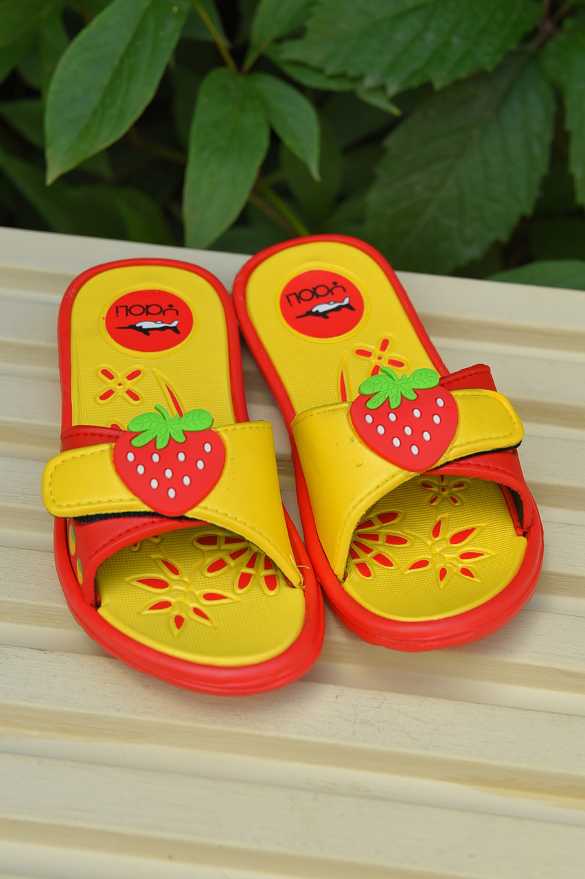 Шльопанці дитячі для дівчинки червоного кольоу з полуницею 160097T Безкоштовна доставка, фото 1