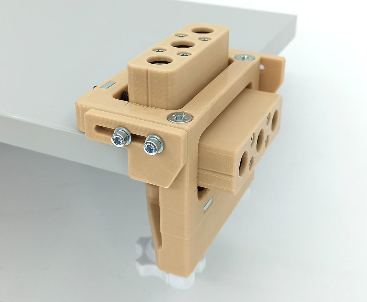 Кондуктор (шаблон) меблевий Г-подібний, регульований, під шкант конфірмат, з прижимом, фото 1