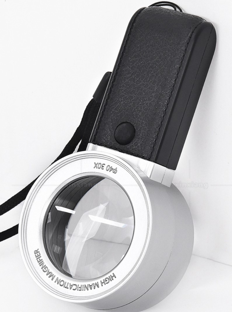 Лупа TH-5018 з підсвіткою діаметр 40 мм збільшення у 30 разів