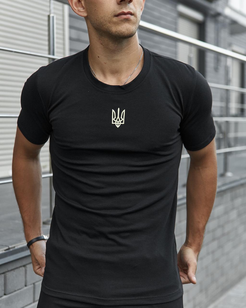 Чоловіча патріотична футболка бавовняна чорна з гербом України тризуб на грудях, фото 1