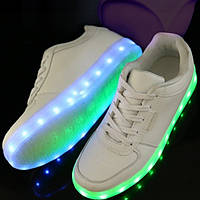 Дорослі світяться кросівки LED низькі білі