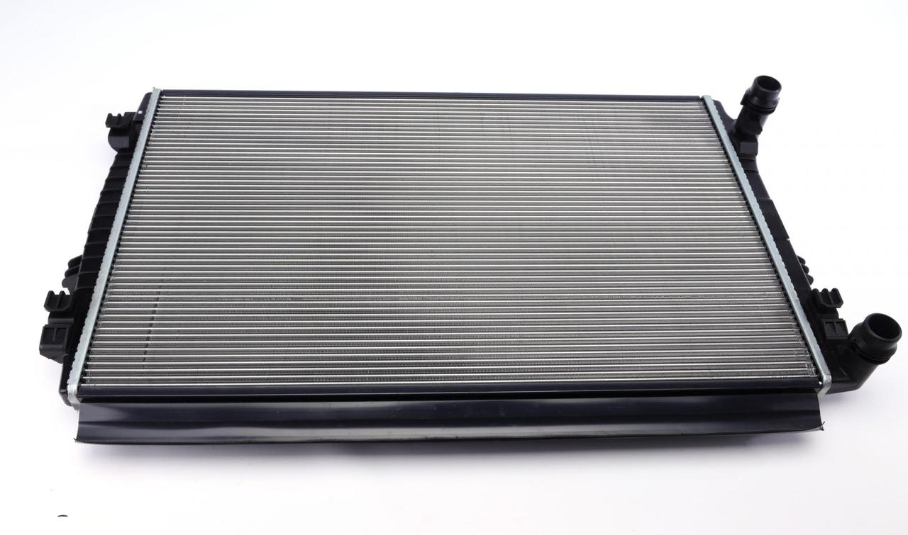 Радіатор охолодження VW Passat Golf VII 12- 58453