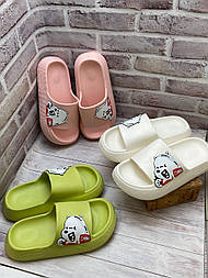 Жіночі стильні об'ємні шльопанці піна з ведмедиком