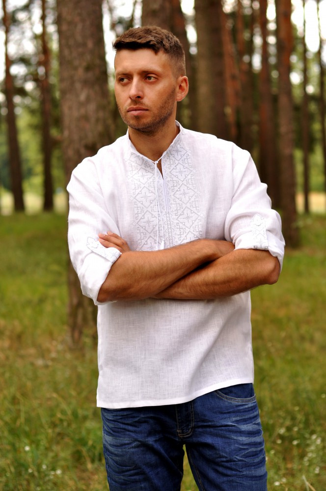 Вишиванка чоловіча білим по білому (в узорі біла та світло-сіра нитка) великих розмірів 62р