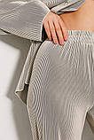 Костюм жіночий брючний сорочка пліссе М сірий, фото 4